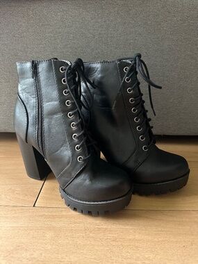 SODA Women's Lace Up Combat Ankle Booties Boot Chunky High Heel Platform 8.5